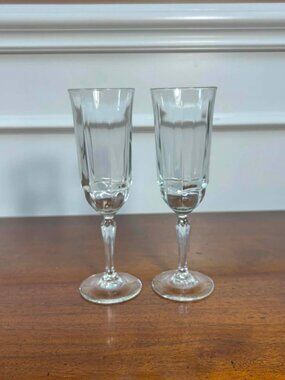 Arcoroc France Arcade Bengale champagne flutes